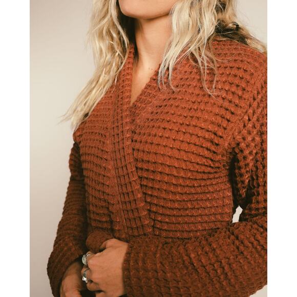 Happy Place Weightless Waffle
Robe Clay - Picture 2 of 7